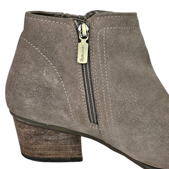 Blondo Valli Taupe Suede Waterproof Heeled Side Zip Ankle Bootie Shoes Sz 9.5 - Picture 7 of 12